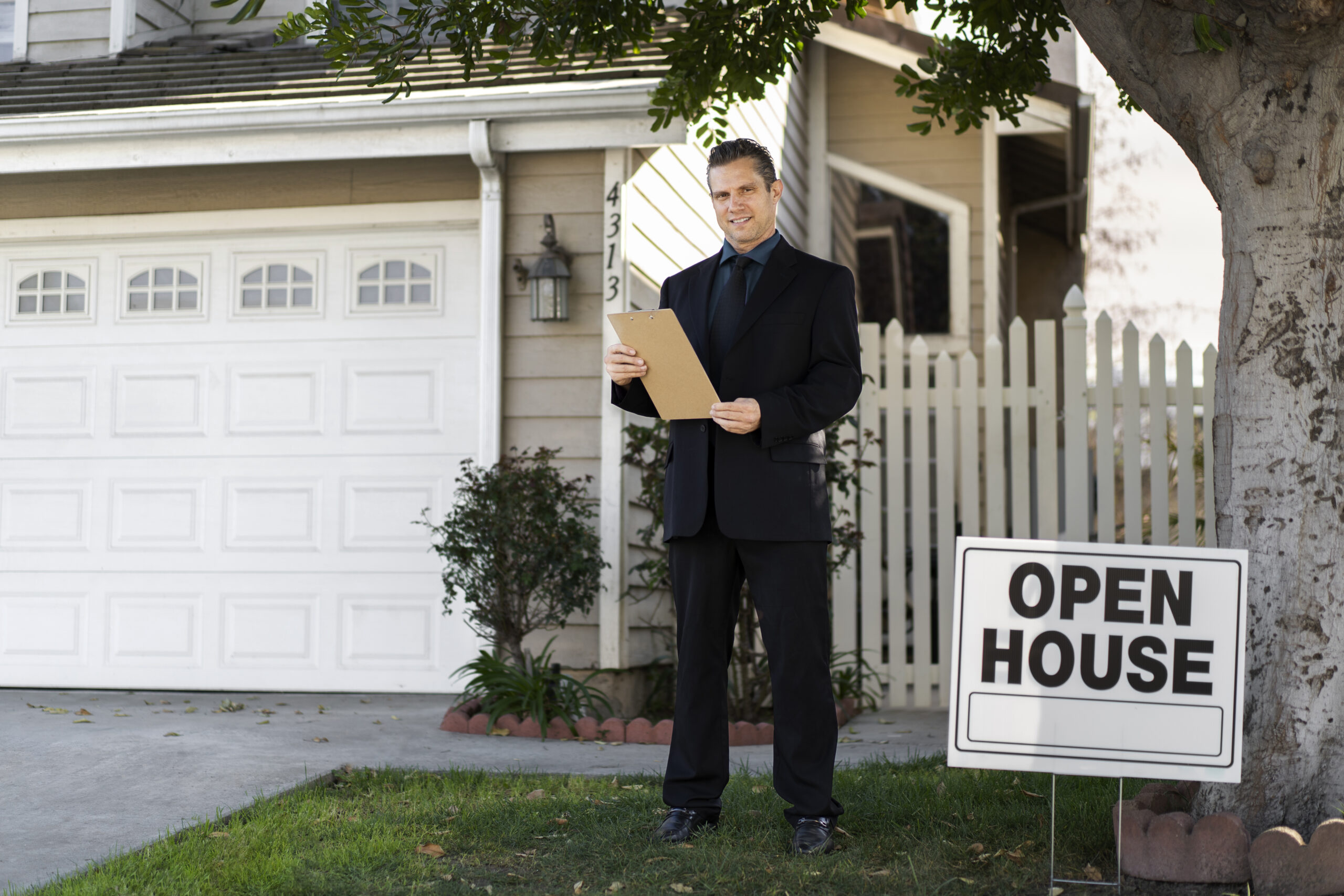 sale agent preparing presenting house scaled